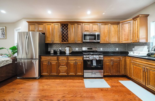 Milton Apartment | Spacious 6BR Family Stay Near Boston/Blue Hills, Free Parking & Pet-Friendly 172
