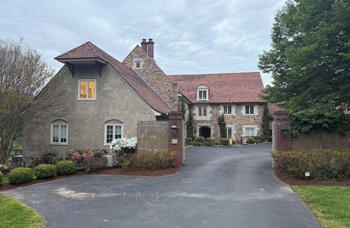 Radnor House | Spacious 7-bedroom estate on 10+ acres in lovely Villanova with pool and jacuzzi