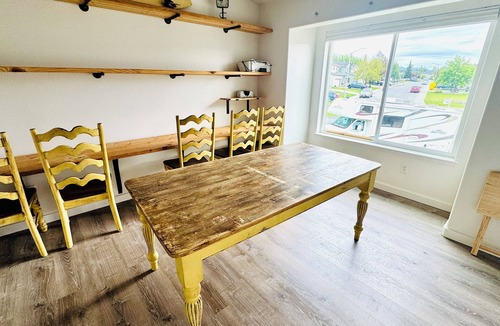 Abbott Loop House | Spacious Alaska Basecamp - Close to Trails, Wildlife, Shopping, & Adventures