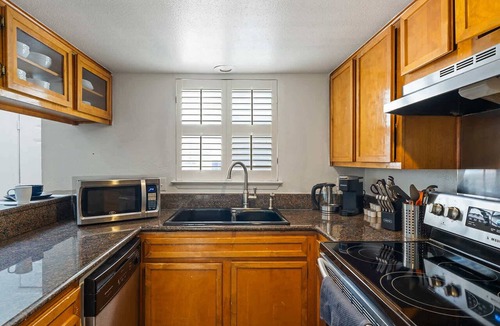 Waller Creek District Apartment | Spacious Austin Loft 4BR Sleeps 12