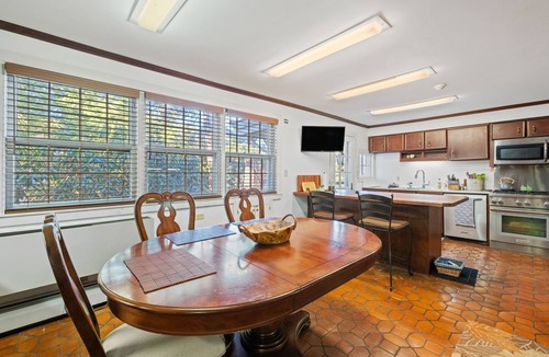 Hanover House | Spacious Dartmouth College Home-Perfect for Student Activities, Alumni Visits, or just a nice weekend getaway!