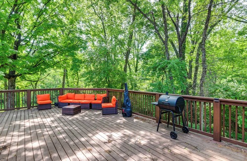 West Meade House | Spacious Deck: Contemporary Home in Nashville!