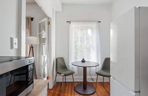 Nob Hill Condo | Spacious Flat, Steps to 23rd Ave & Trader Joe's + Parking Included