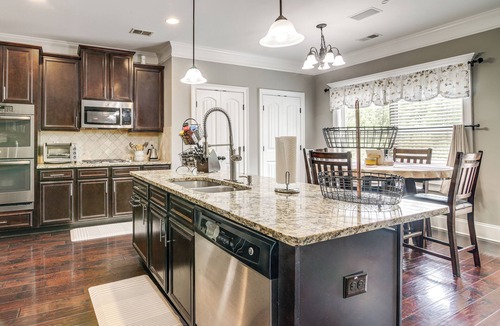 Lawrenceville House | Spacious Group Hub! Walk to Tribble Mill Park