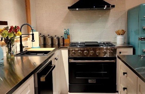 El Prado House | Spacious home with hot tub close to Taos Mountain and Town