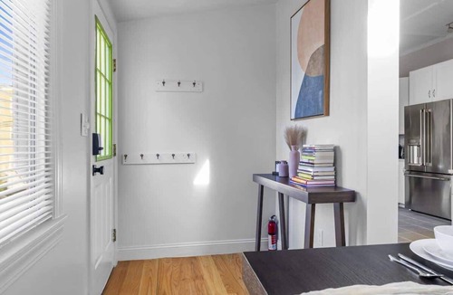 East Somerville House | Spacious House for Group Trip w FREE 4 parking