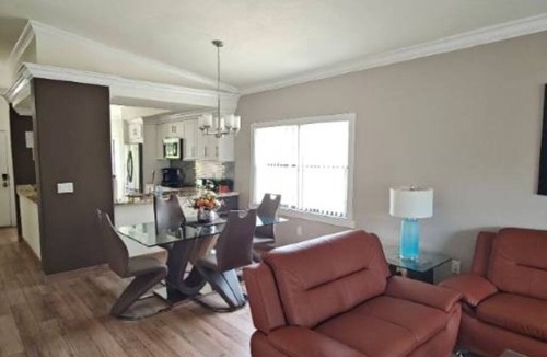 South Bradenton Condo | Spacious Lakeview Condo Near IMG & Anna Maria Beaches w/Lanai, Pools & Hot Tubs