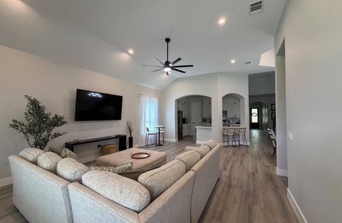 Kyle House | Spacious luxurious 4-bedroom 4-full bathroom house easy access to IH-35