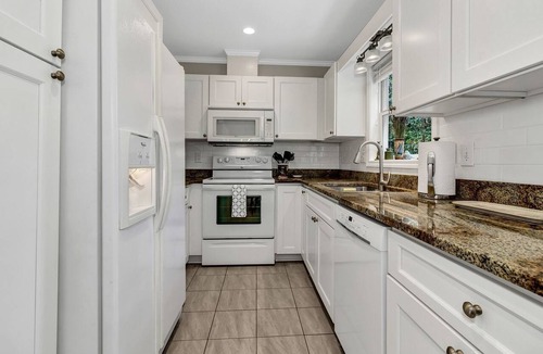 Barnardsville House | Spacious Mountain Retreat with Bonus Game Room Near Asheville, Barnardsville, NC