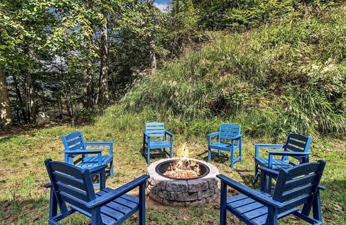 Barnardsville House | Spacious Mountain Retreat with Bonus Game Room Near Asheville, Barnardsville, NC
