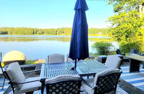 Orange House | Spacious Pet Friendly Waterfront w/Hot Tub & Yogo Studio-Sleeps 12!