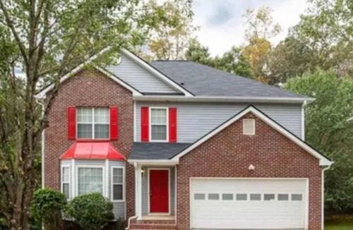 Lithonia House | Spacious & Private 3 bedroom Home