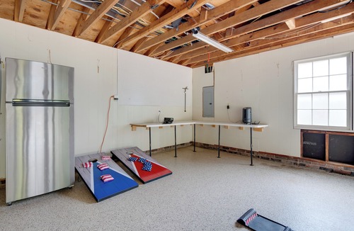 Taylors House | Spacious Taylors Home ~ 5 Mi to Dtwn Greenville!