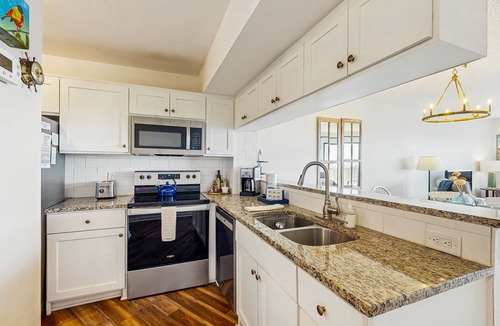 Edisto Island Condo | Spacious Third-Floor Condo w/Free WiFi, Shared Outdoor Pool, Private W/D