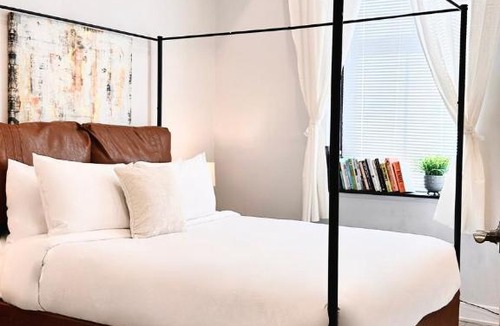 Downtown Apartment | Spacious Three-Bedroom, Sleeps 6, Downtown Providence