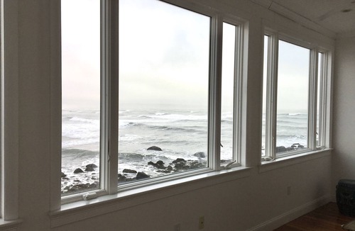 Nahant Apartment | Spectacular OCEANFRONT apt near BOSTON, SALEM + Logan Airport