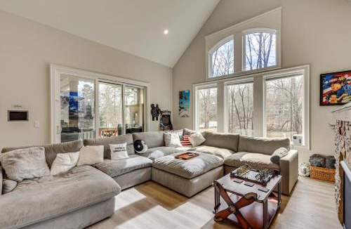 Bowling Green House | Sprawling Group Getaway w/Dock on Lake Wylie!