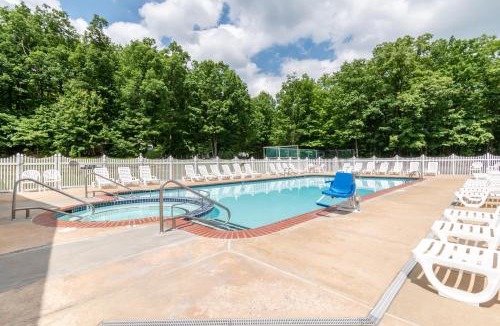 New Holland Resort | Spring Gulch Lakefront Park Model 5