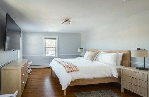Beverly House | Stay at Beverly Shops