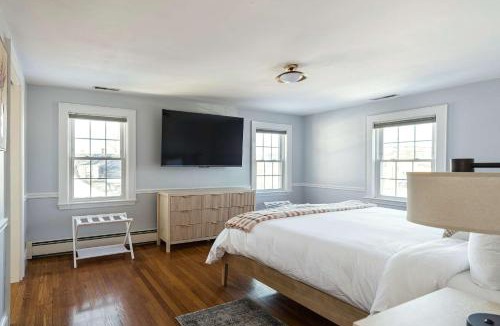 Beverly House | Stay at Beverly Shops