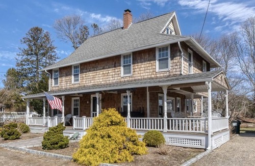 Madison Center House | Steps from the beach! Perfect Shoreline Getaway
