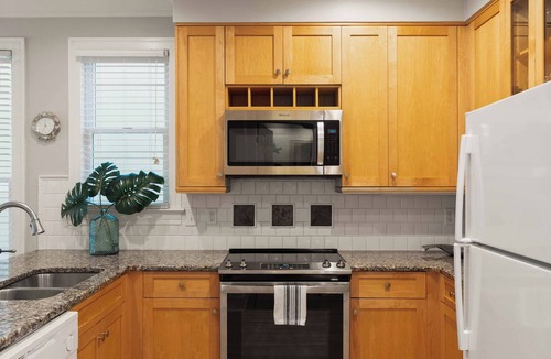 Twin Oaks House | Steps to the Beach + Resort Pools + Golf | Wild Dunes IOP | 137 Grand Pavilion