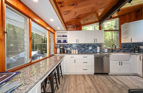 Meredith Cottage | Steps to Winnipesaukee Beach Newly Renovated Home
