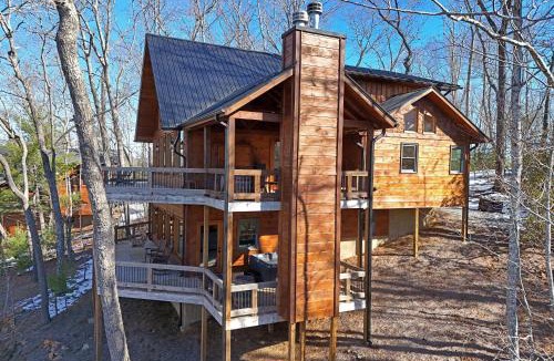 Hidden Lake House | Stoneman Lodge | Hot Tub | Wifi | New Cabin | Outdoor Fireplaces