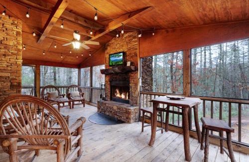 Blue Ridge House | Storybook Hideaway