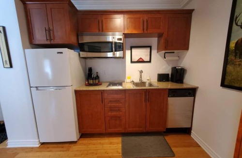 Piedmont Condo | Studio Rustico Chic Nearby Piedmont's Hotspots!