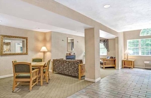 Sturbridge Hotel | Sturbridge Plaza Hotel