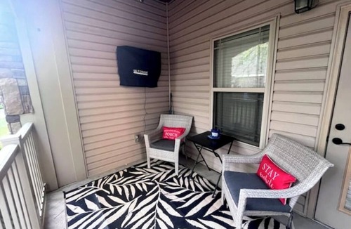 Brown Road Apartment | Stylish 1-Bedroom in Steele Creek area near Airport and Shopping!