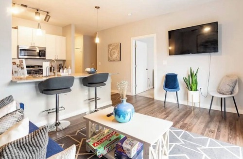 Inman Park Apartment | Stylish 1BR APT Inman Park, on the Beltline - Free Parking - EV charger - Pool