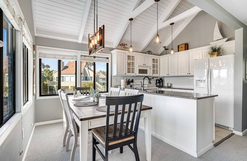 Sealoft Villas House | Stylish beach villa with three decks, and golf course views