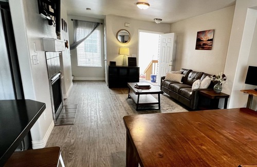 Northeast Anchorage House | Stylish, Convenient, and Cozy