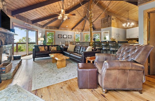 Beech Mountain House | Summer @ Beech w/Views, A/C, Dogs, Hiking/Biking, Hot Tub