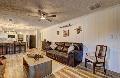 Stone Mountain House | Summer Escape with a Private Pool Perfect for Families, Spacious, Great Location