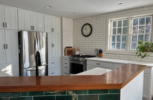 Woodstock House | Sunny 4 Bed Home in Woodstock Minutes to Ski Lifts