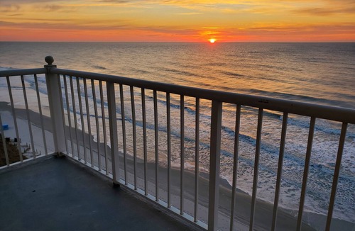 Arcadian Shores Condo | 🌞Sunrises by the Sea🌞 Oceanfront🌞 3 Bedroom 2 Bath w/laundry room in unit