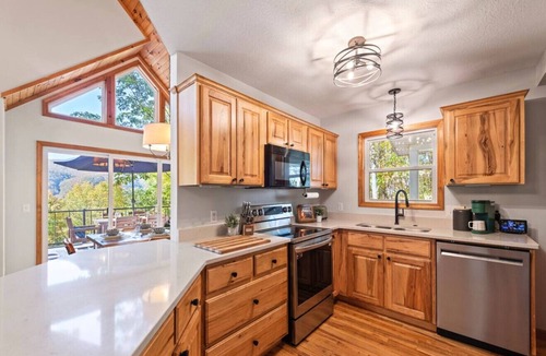 Settlers Ridge House | Sunset Ridge-Gorgeous! Breathtaking Views! Hot Tub