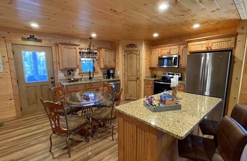 Ellijay Cabin | Sunset View Cabin - Private Hot Tub - Pet Friendly - Fire Pit - Resort Amenities