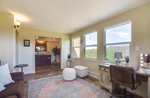 Canoncito Apartment | Surrounding Mtn Views! Quaint Santa Fe Retreat
