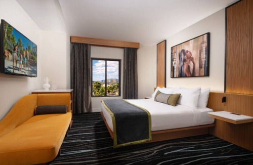 Las Vegas Resort | Tahiti Village 2-bedroom Tropical Destination Resort in Las Vegas