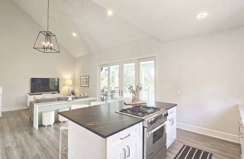 Johns Island Cottage | The Awaysis - Charleston Waterfront 10min to Kiawah beaches 20min to downtown.
