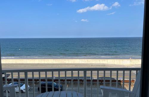Hampton Apartment | The Beach Getaway