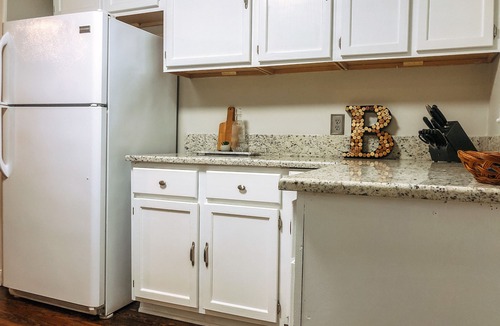 Belmont House | The Belmont BnB ★ On Main ★ Walk to Downtown