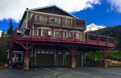 Bear Valley House | The Best Alaskan Get Away Retreat For Your Family Or Group