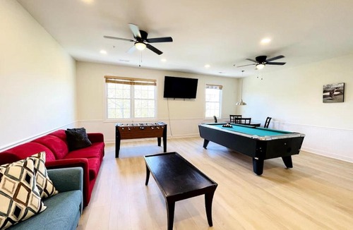 Windy Hill Apartment | The best location Beautiful Ocean View 7BR pool