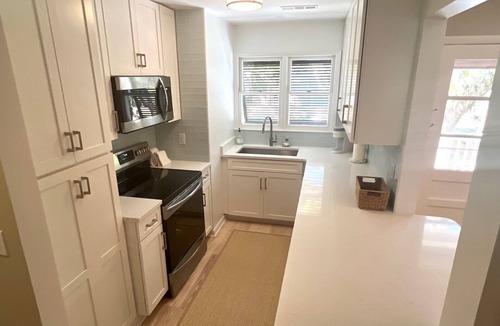 Tarpon Pond Cottage | The Best Nest by Sandpiper | Near Beach
