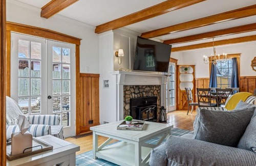 Augusta House | The Blake Cottage Wine Country Home